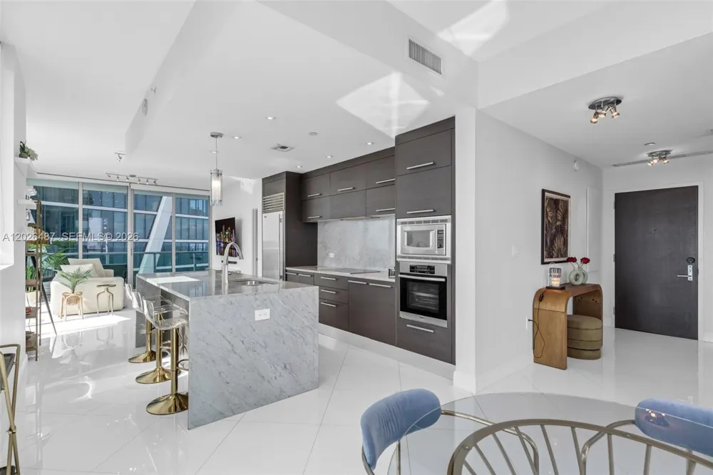 900 Biscayne Blvd #4412 Miami, FL 33132