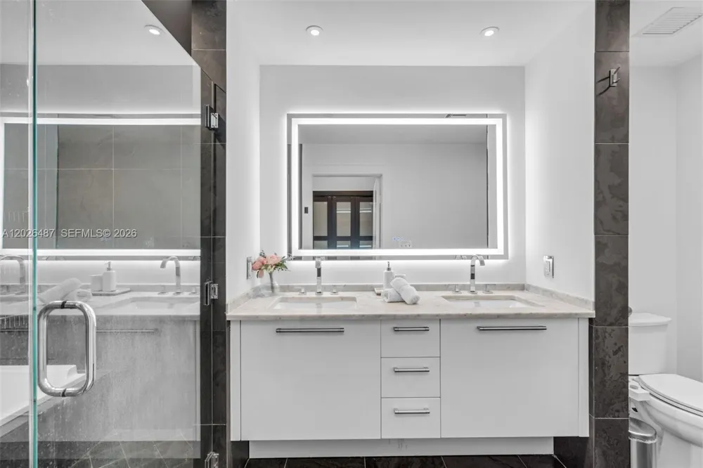 900 Biscayne Blvd #4412 Miami, FL 33132