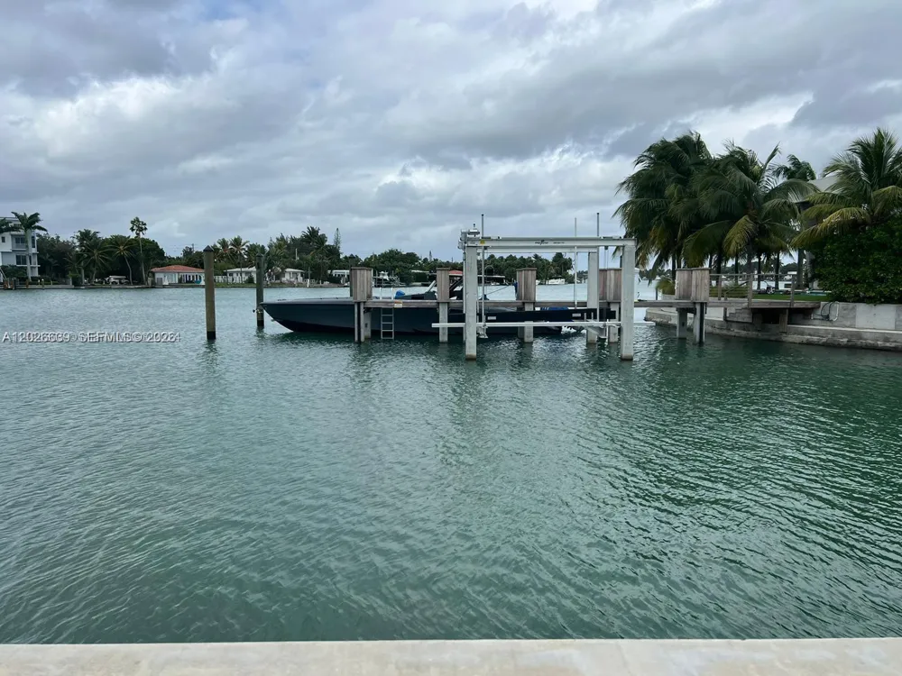 7590 Bayside Ln Miami Beach, FL 33141