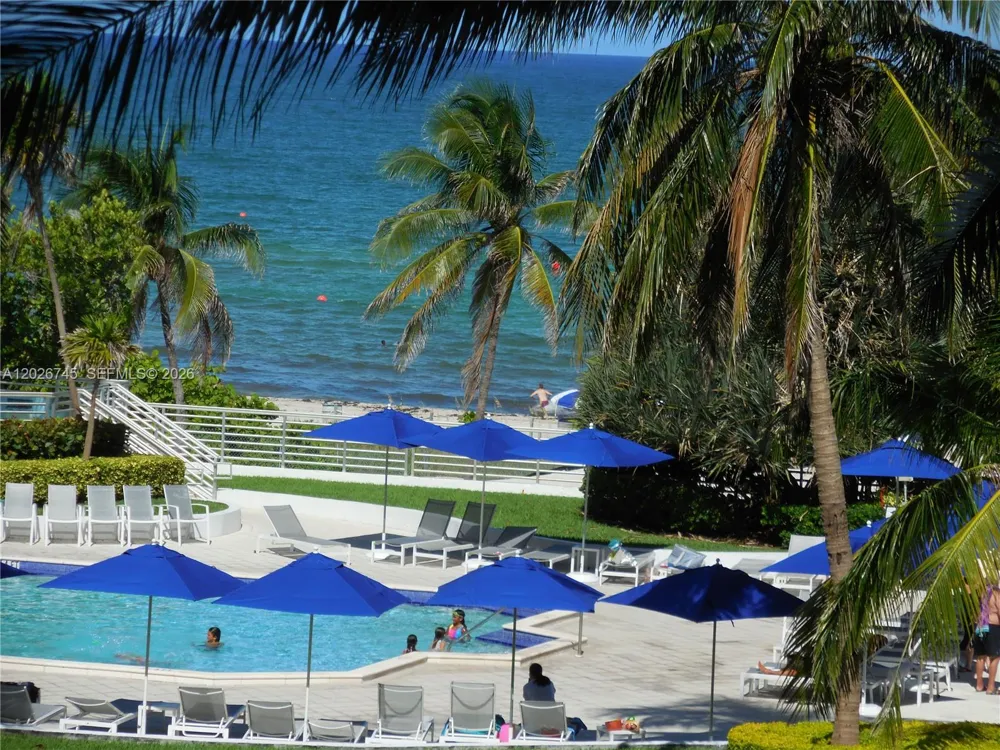 5151 Collins Ave #519 Miami Beach, FL 33140