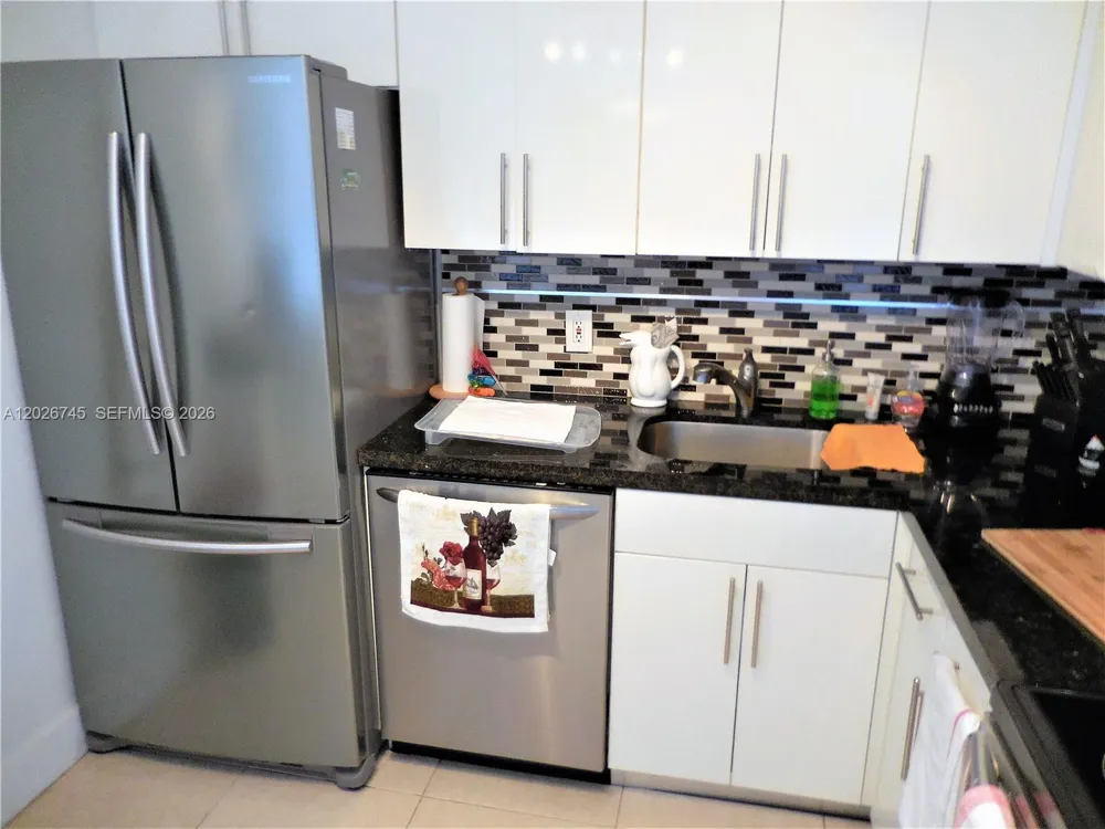 5151 Collins Ave #519 Miami Beach, FL 33140