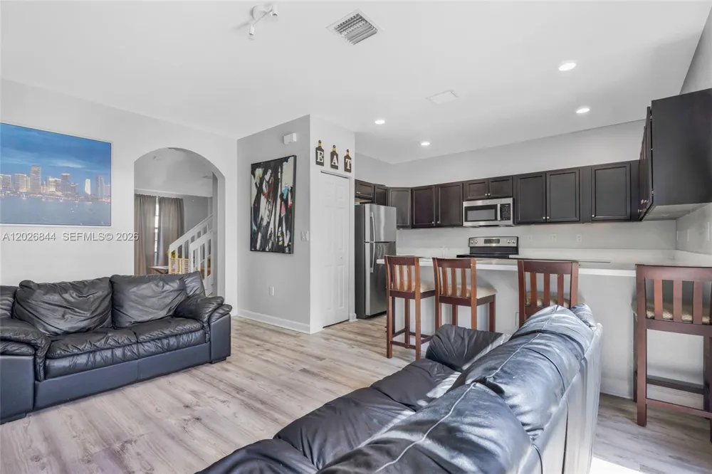 9381 W 33rd Ln Hialeah, FL 33018