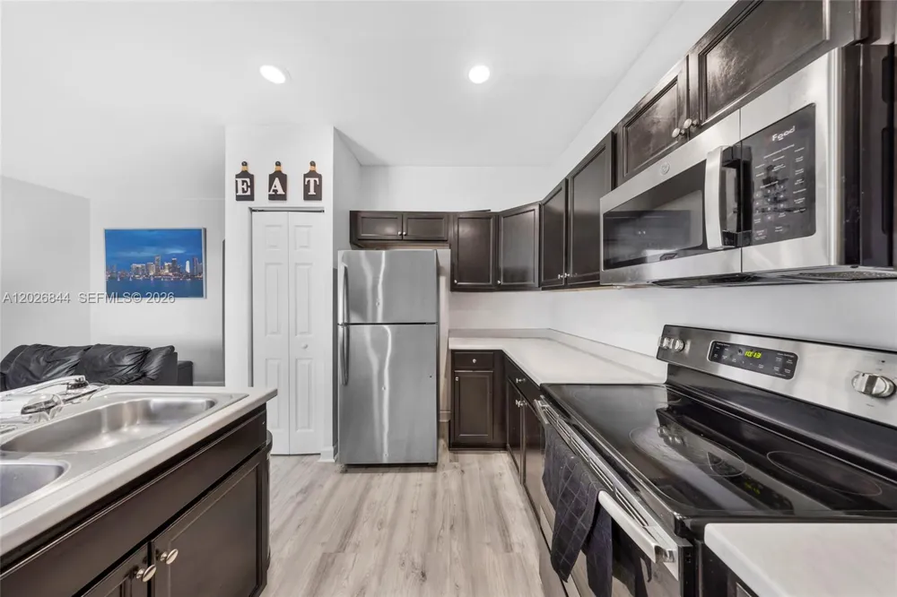 9381 W 33rd Ln Hialeah, FL 33018