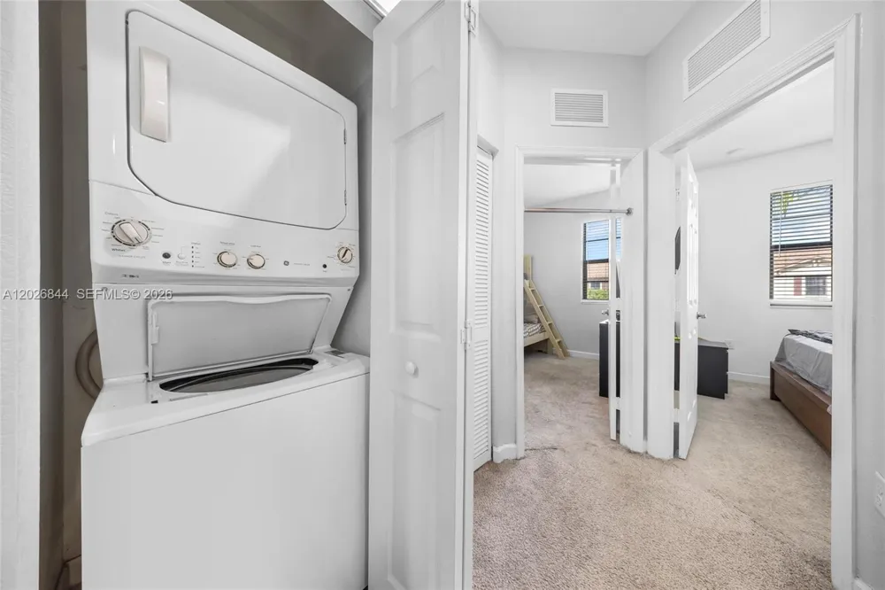 9381 W 33rd Ln Hialeah, FL 33018
