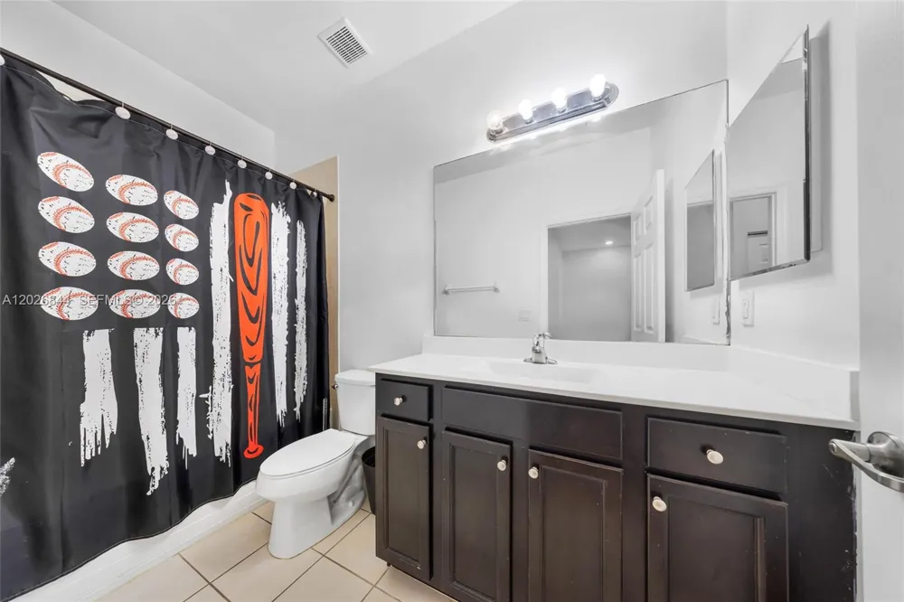 9381 W 33rd Ln Hialeah, FL 33018