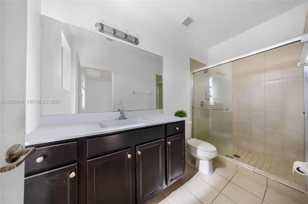 9381 W 33rd Ln Hialeah, FL 33018