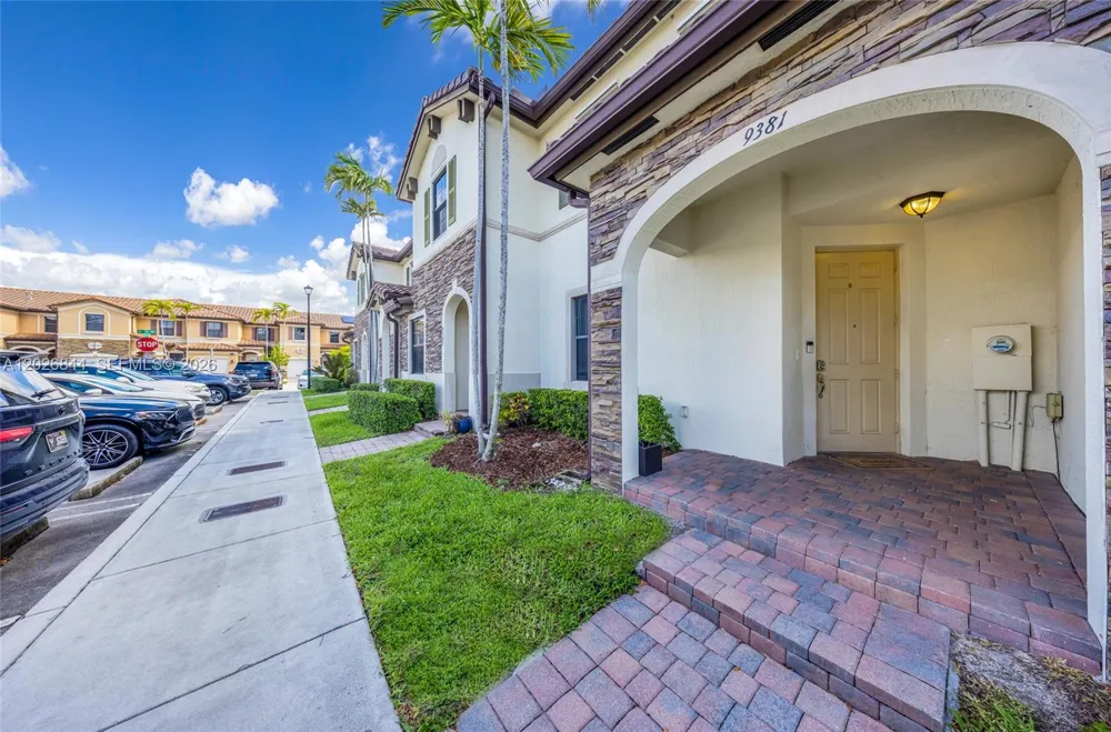 9381 W 33rd Ln Hialeah, FL 33018
