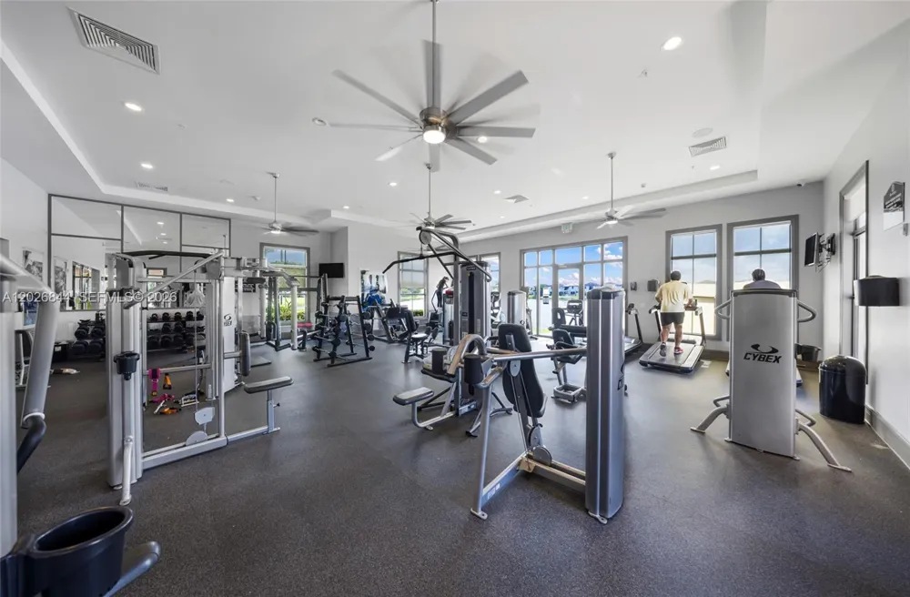 9381 W 33rd Ln Hialeah, FL 33018