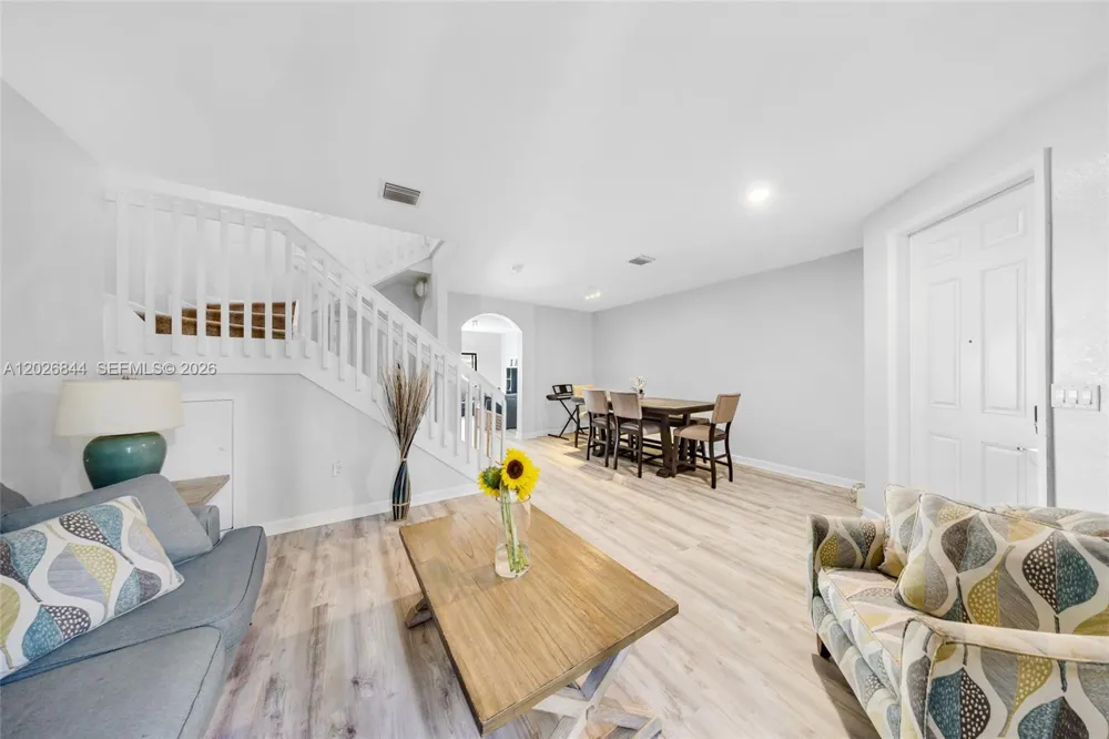 9381 W 33rd Ln Hialeah, FL 33018