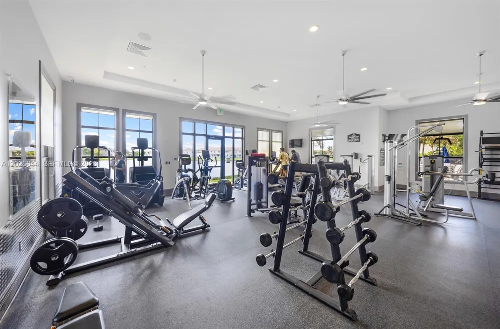 9381 W 33rd Ln Hialeah, FL 33018