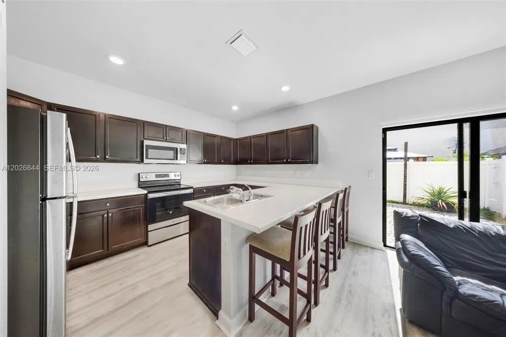 9381 W 33rd Ln Hialeah, FL 33018