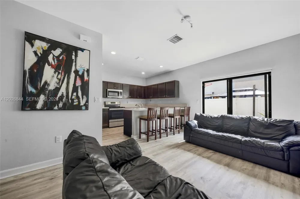 9381 W 33rd Ln Hialeah, FL 33018