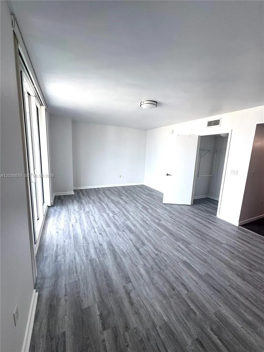 50 Biscayne Blvd #3303 Miami, FL 33132