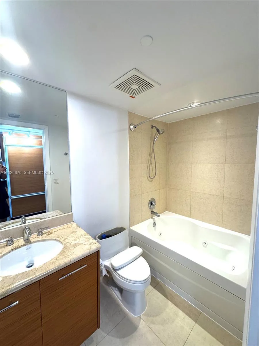 50 Biscayne Blvd #3303 Miami, FL 33132