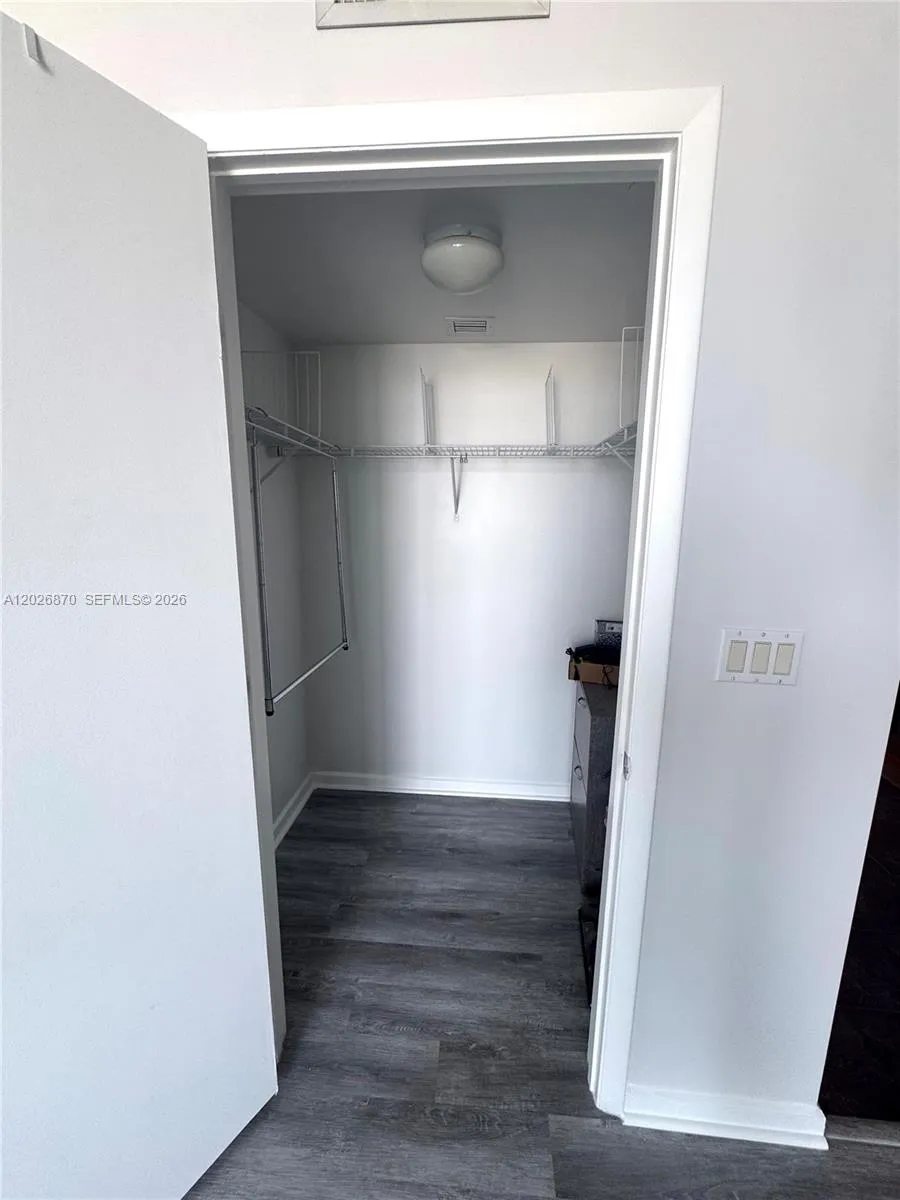 50 Biscayne Blvd #3303 Miami, FL 33132