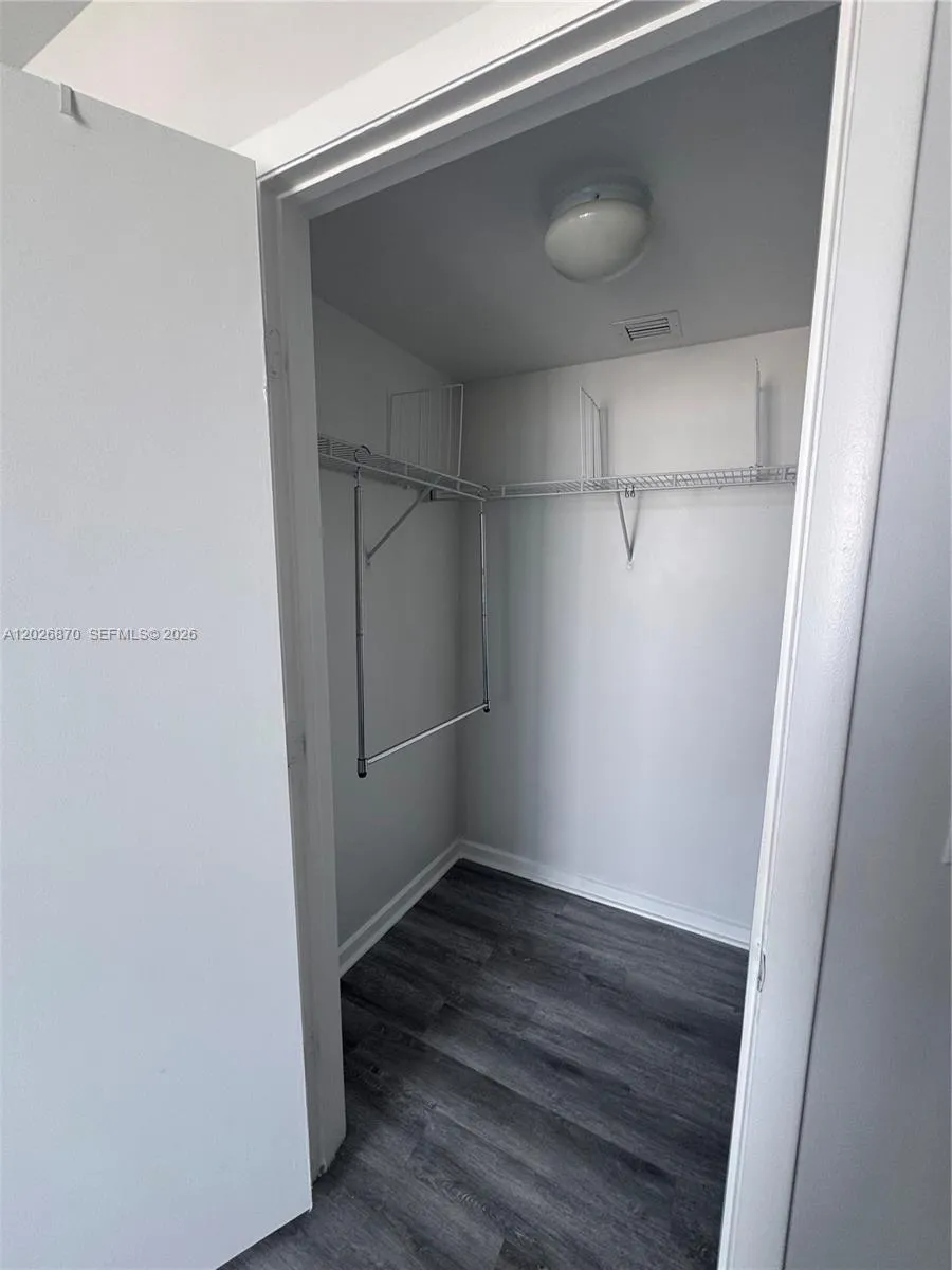 50 Biscayne Blvd #3303 Miami, FL 33132