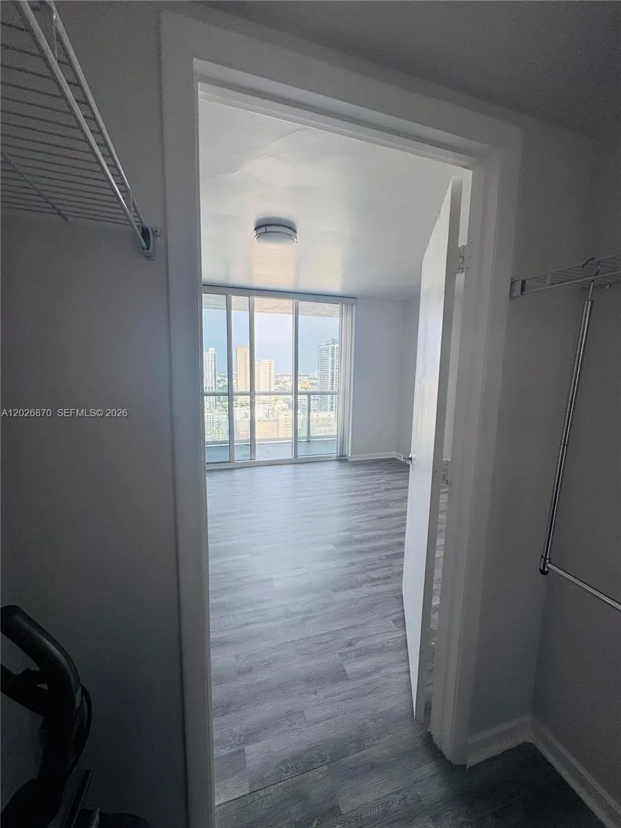 50 Biscayne Blvd #3303 Miami, FL 33132
