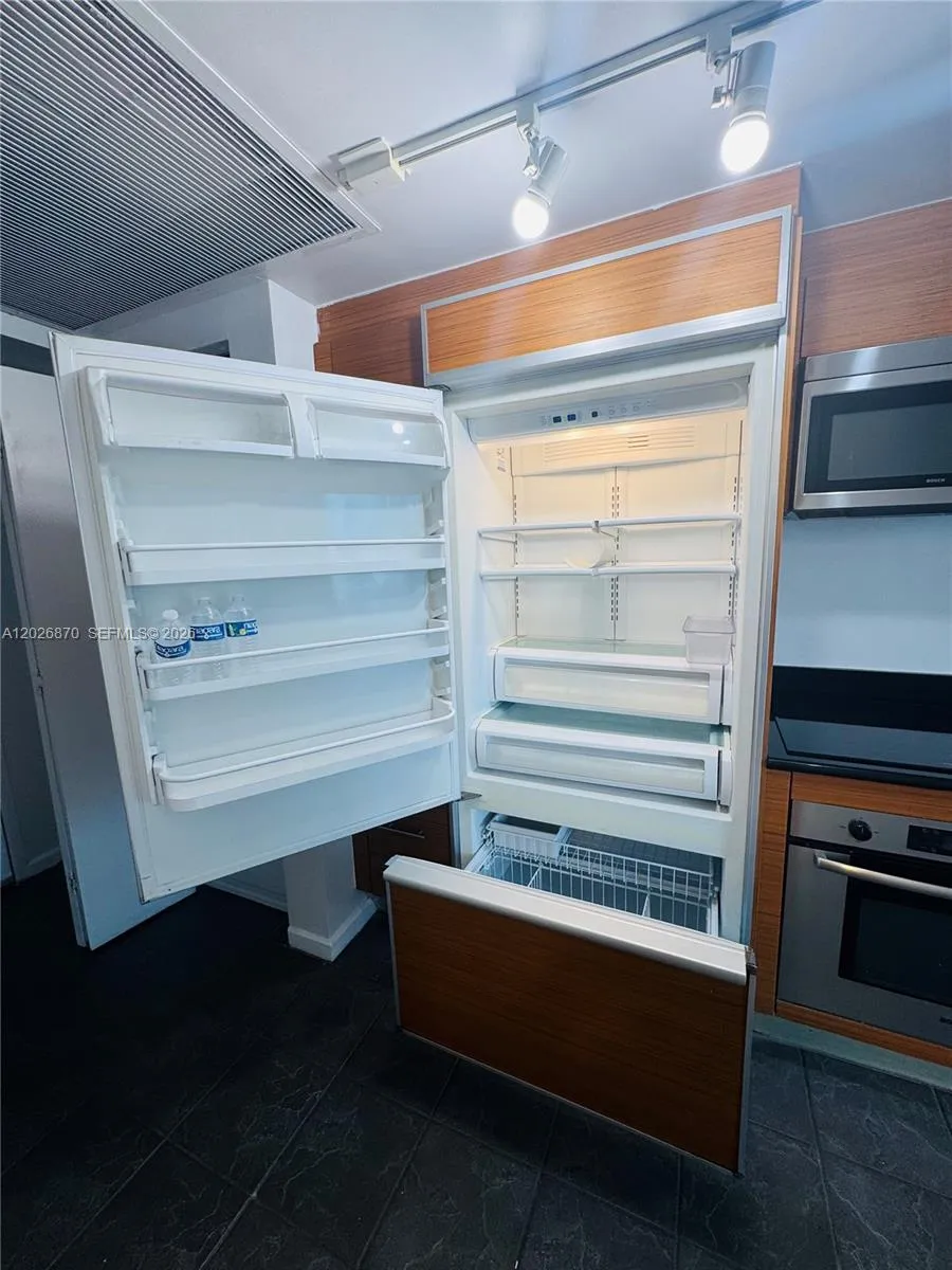 50 Biscayne Blvd #3303 Miami, FL 33132
