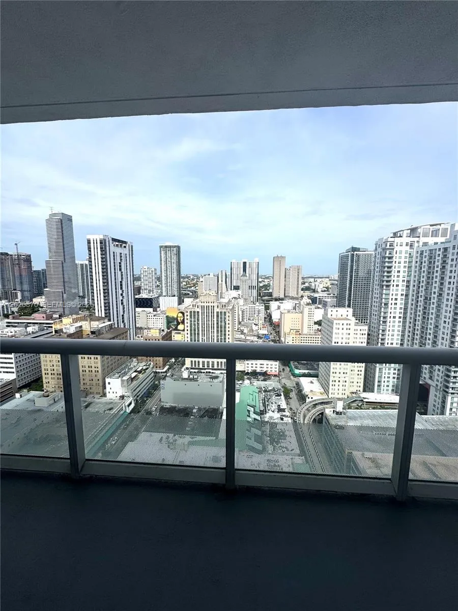 50 Biscayne Blvd #3303 Miami, FL 33132