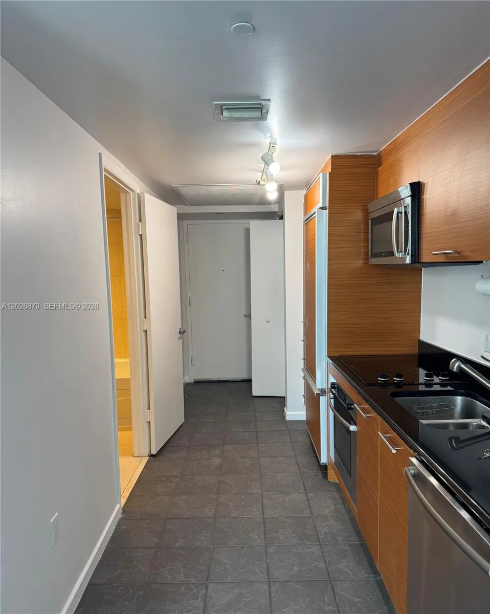 50 Biscayne Blvd #3303 Miami, FL 33132
