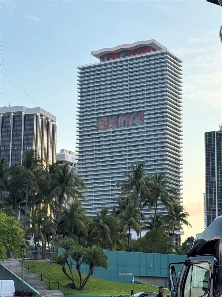 50 Biscayne Blvd #3303 Miami, FL 33132