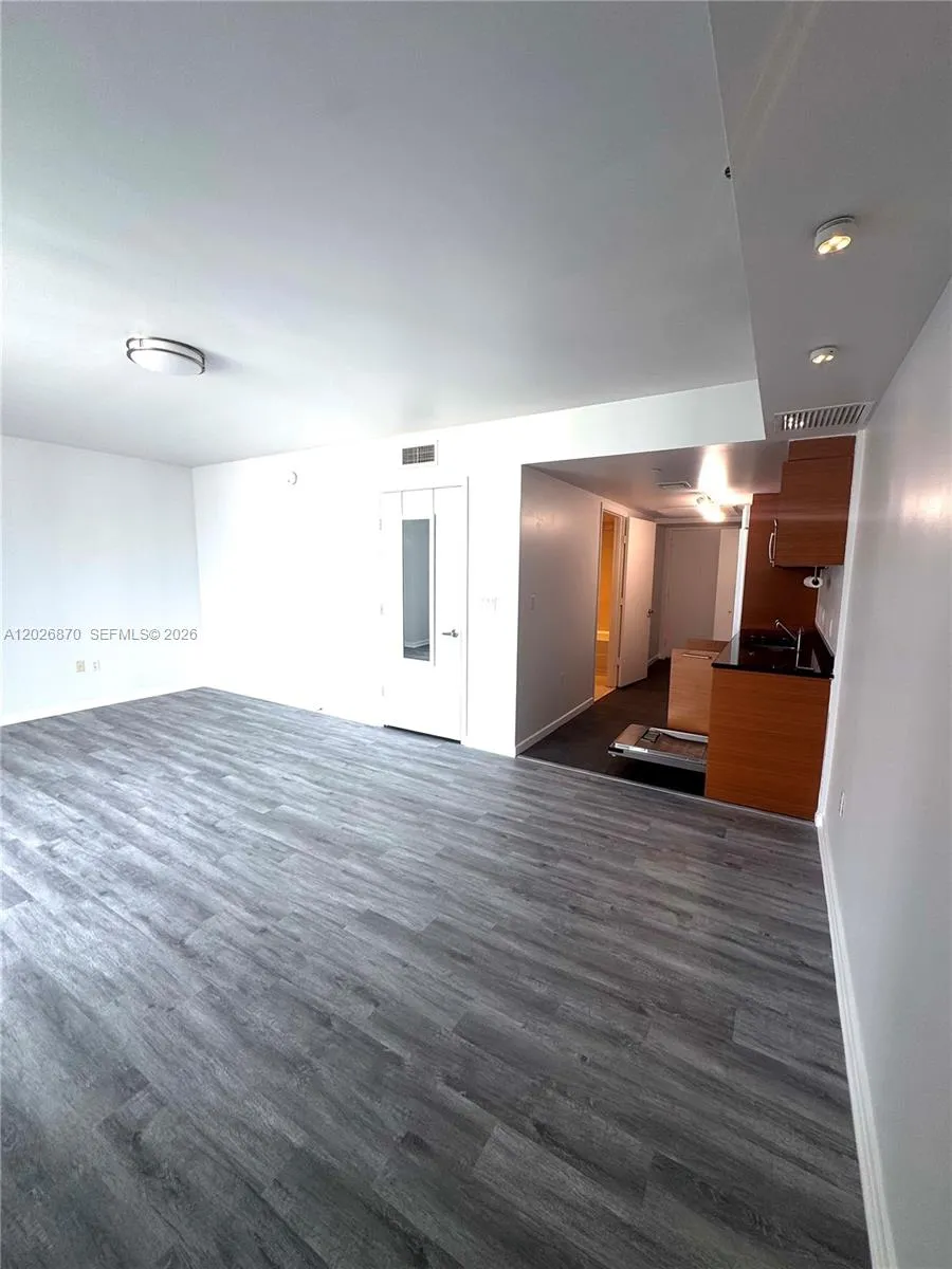 50 Biscayne Blvd #3303 Miami, FL 33132