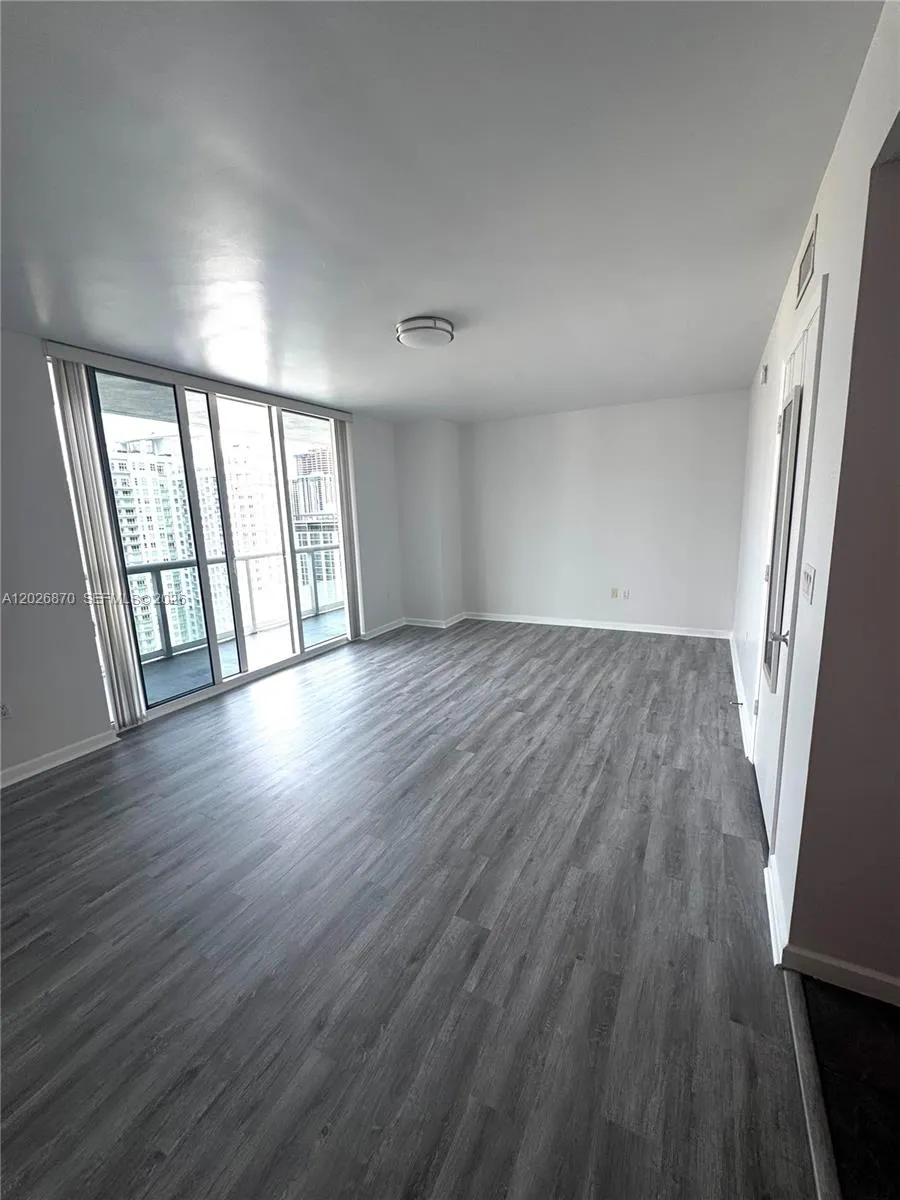 50 Biscayne Blvd #3303 Miami, FL 33132