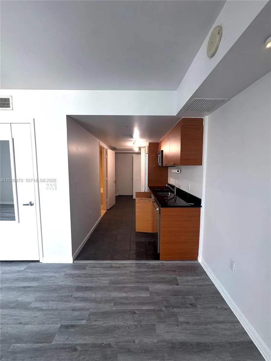 50 Biscayne Blvd #3303 Miami, FL 33132