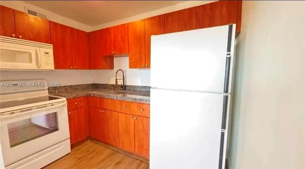 11195 SW 1st St #319 Sweetwater, FL 33174