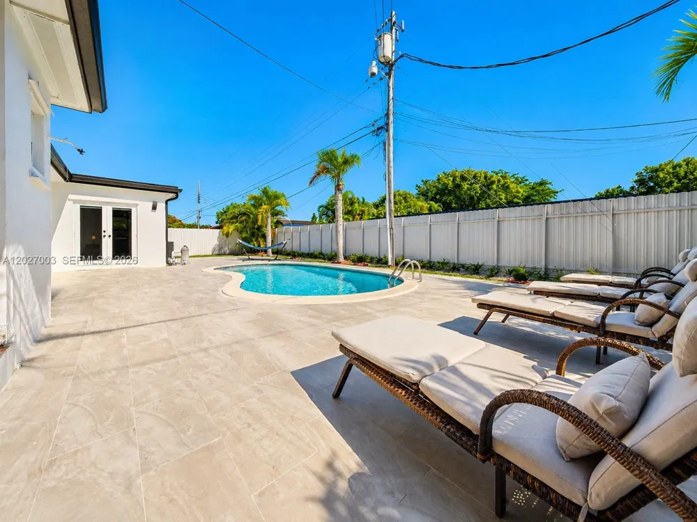 2761 SW 92nd Pl Miami, FL 33165