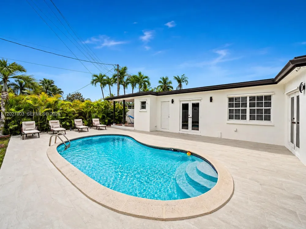 2761 SW 92nd Pl Miami, FL 33165