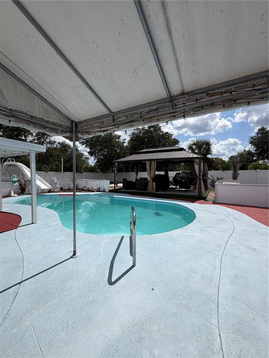 4162 Kingsbridge Drive Orlando, FL 32839