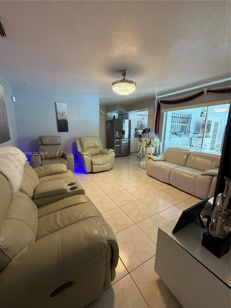 4162 Kingsbridge Drive Orlando, FL 32839