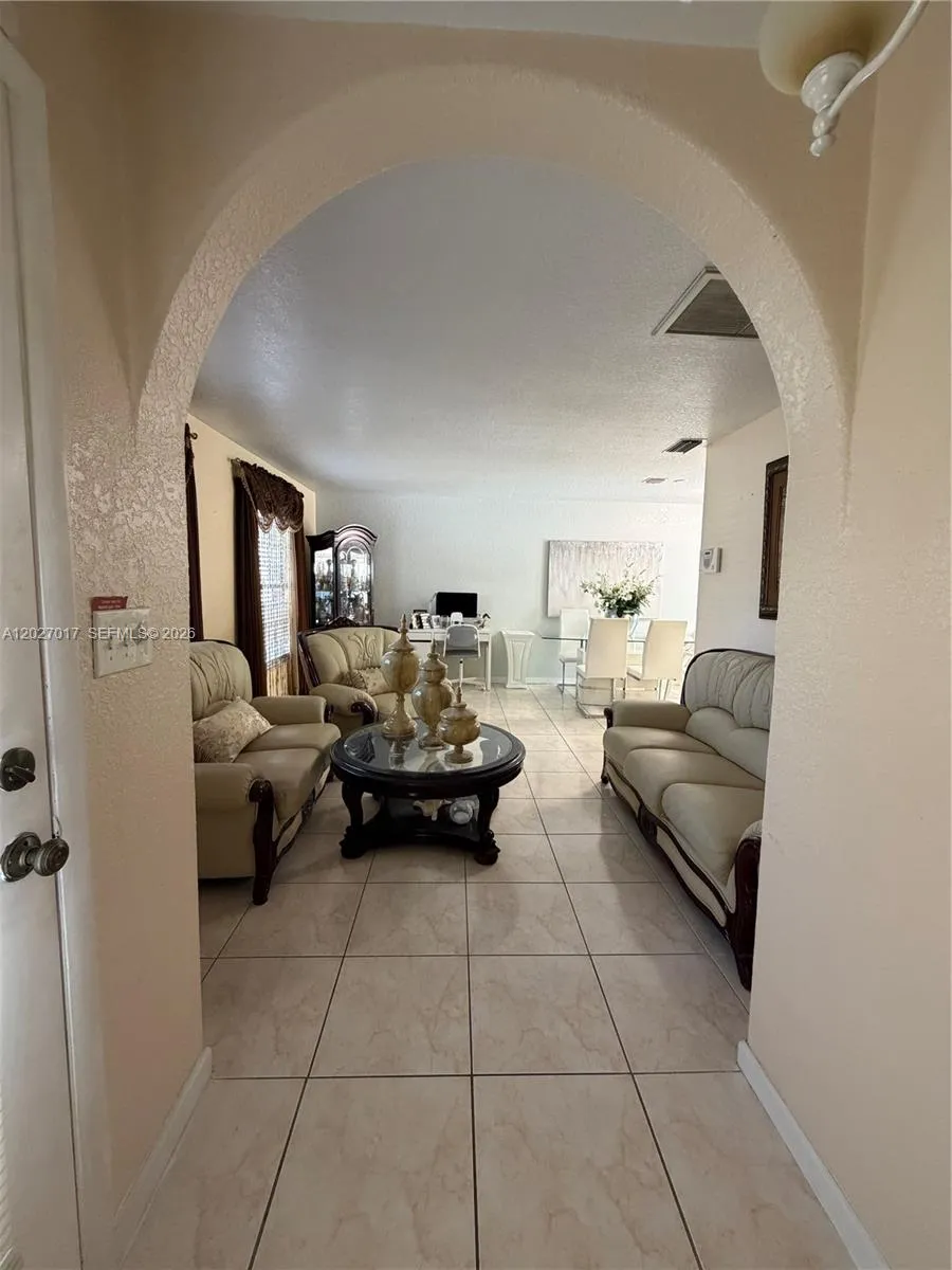 4162 Kingsbridge Drive Orlando, FL 32839