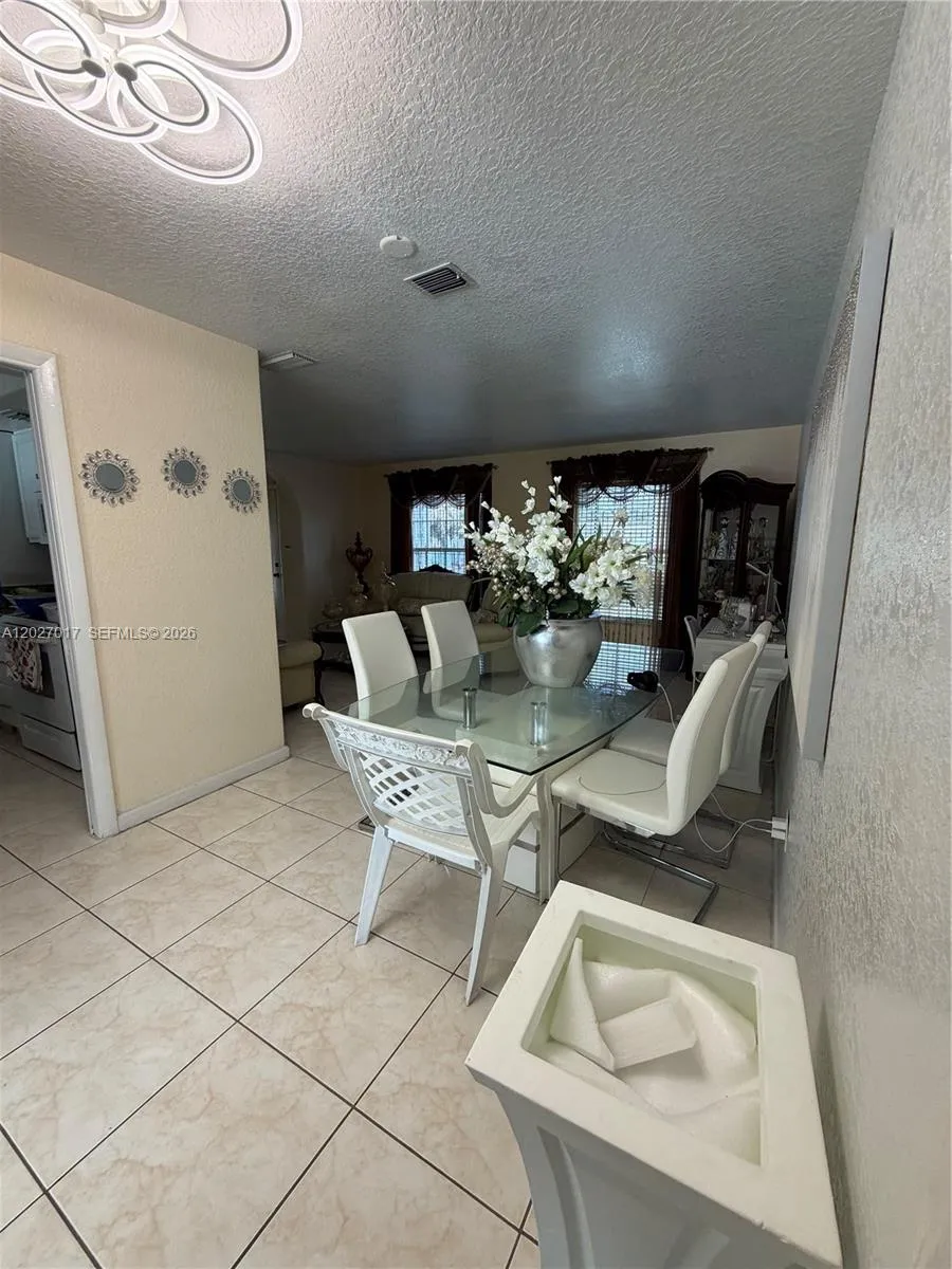 4162 Kingsbridge Drive Orlando, FL 32839