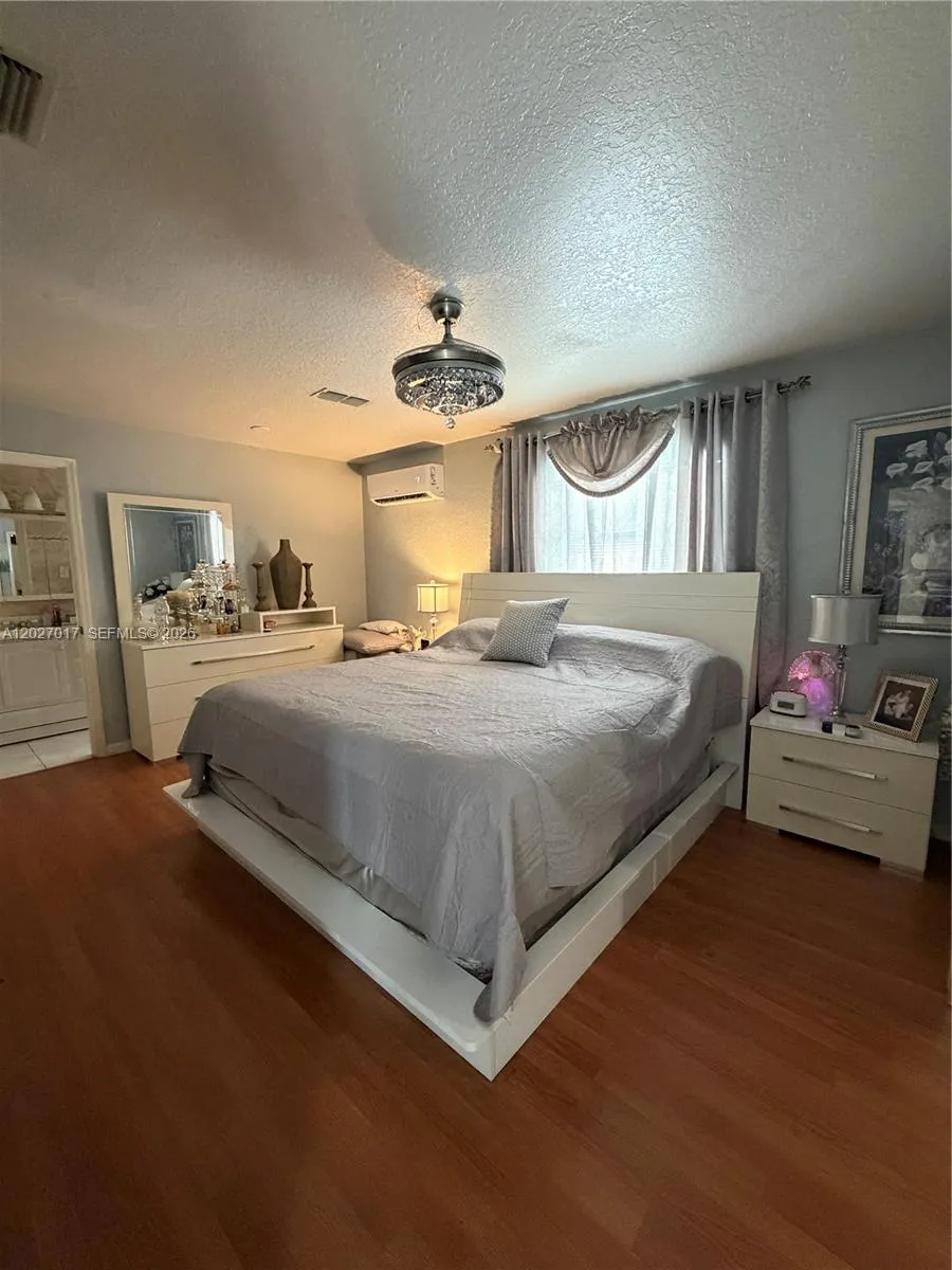 4162 Kingsbridge Drive Orlando, FL 32839