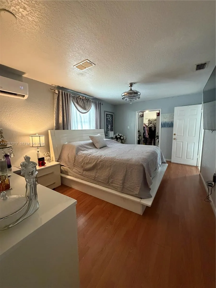 4162 Kingsbridge Drive Orlando, FL 32839