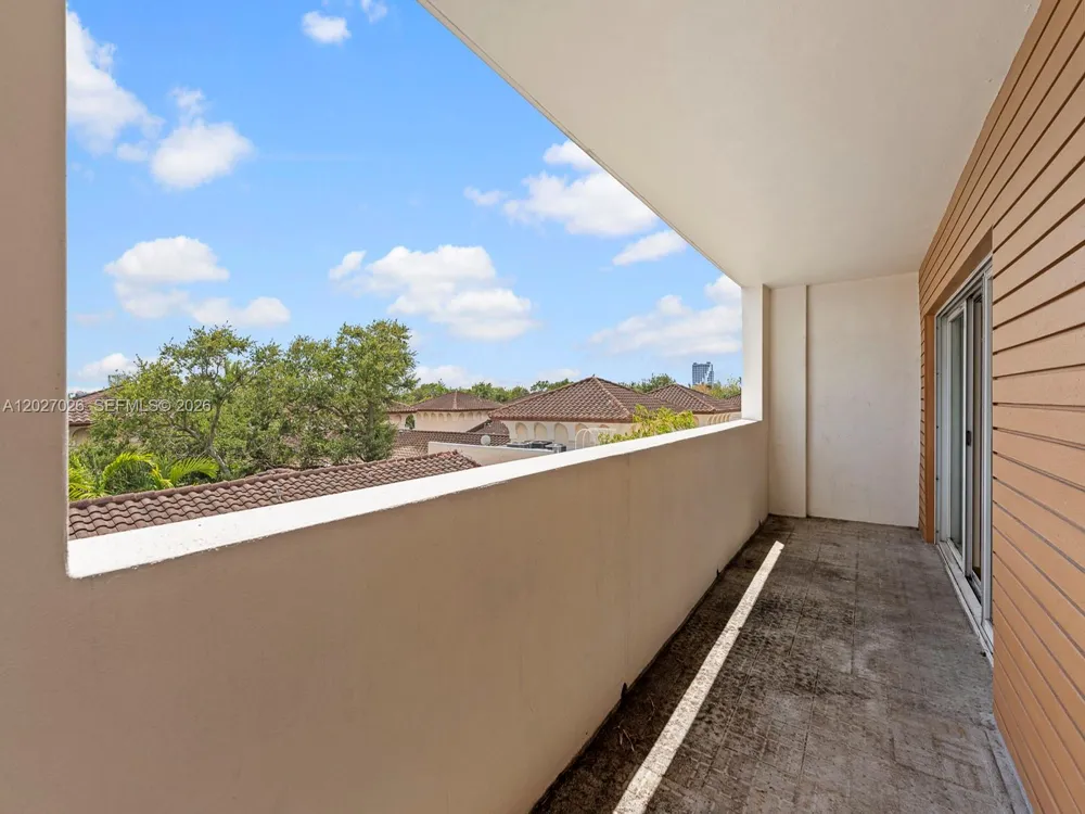 2740 SW 28th Ter #508 Miami, FL 33133