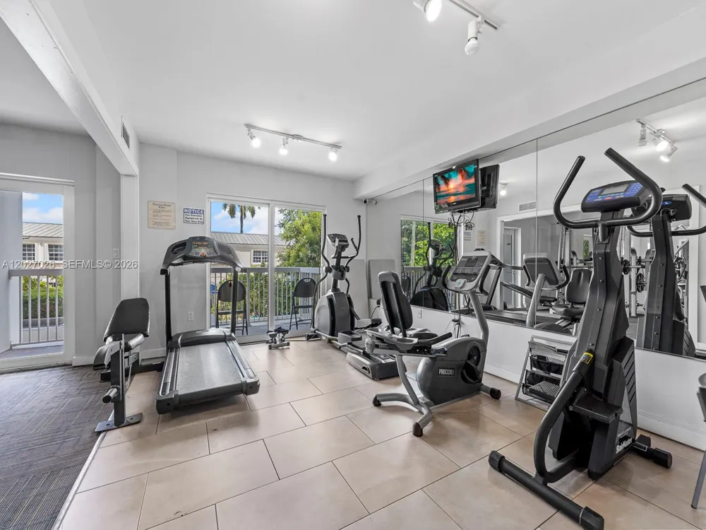 2740 SW 28th Ter #508 Miami, FL 33133