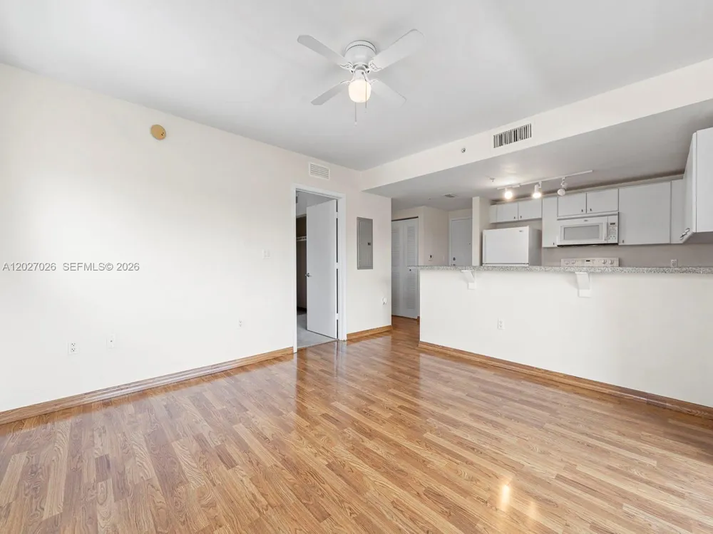 2740 SW 28th Ter #508 Miami, FL 33133