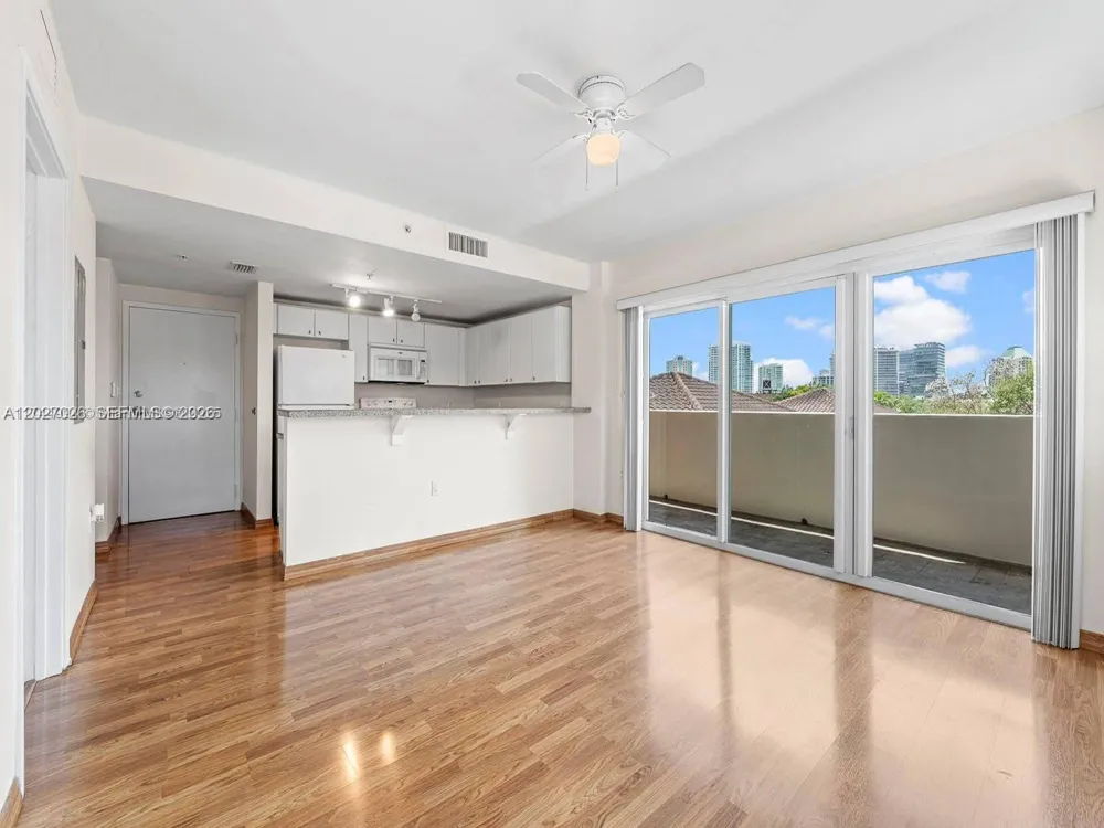 2740 SW 28th Ter #508 Miami, FL 33133