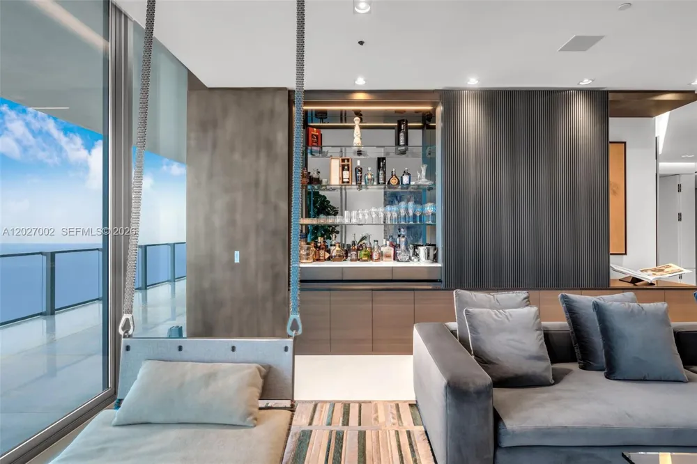 350 Ocean Dr #LPH2N Key Biscayne, FL 33149