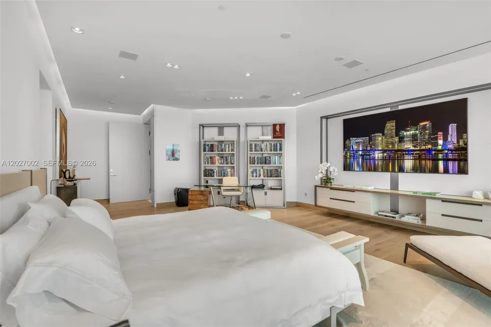 350 Ocean Dr #LPH2N Key Biscayne, FL 33149