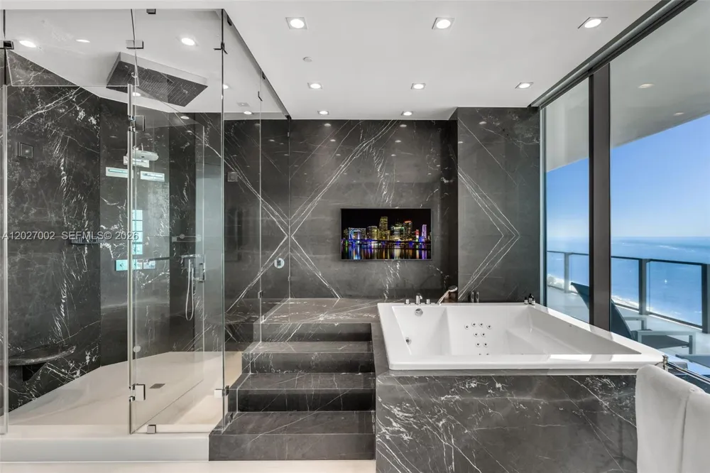 350 Ocean Dr #LPH2N Key Biscayne, FL 33149