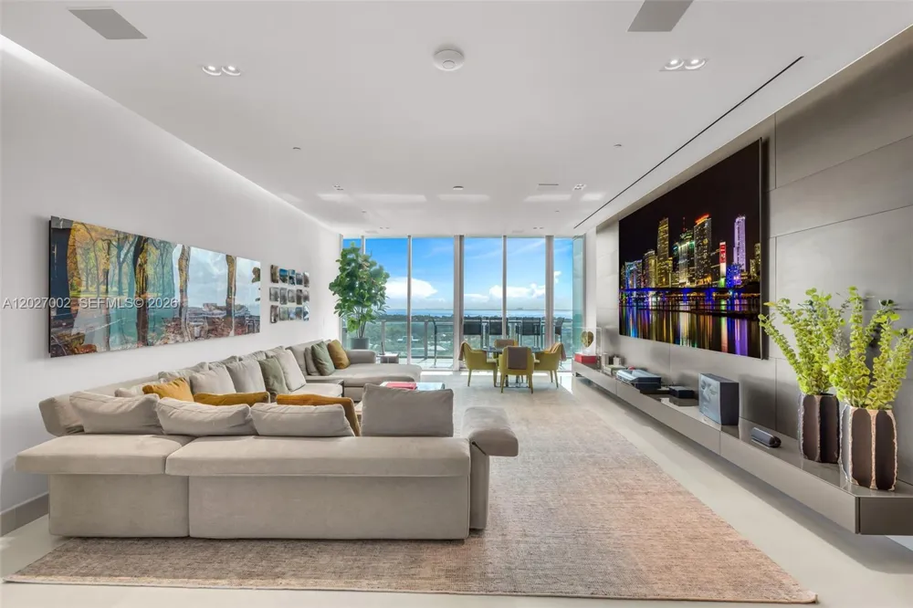 350 Ocean Dr #LPH2N Key Biscayne, FL 33149