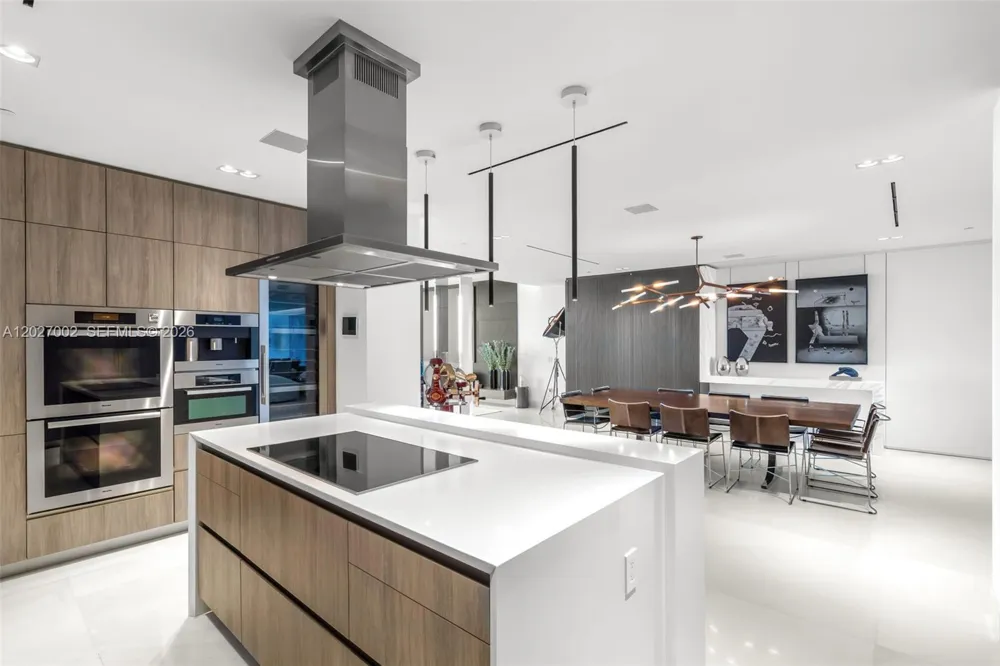 350 Ocean Dr #LPH2N Key Biscayne, FL 33149