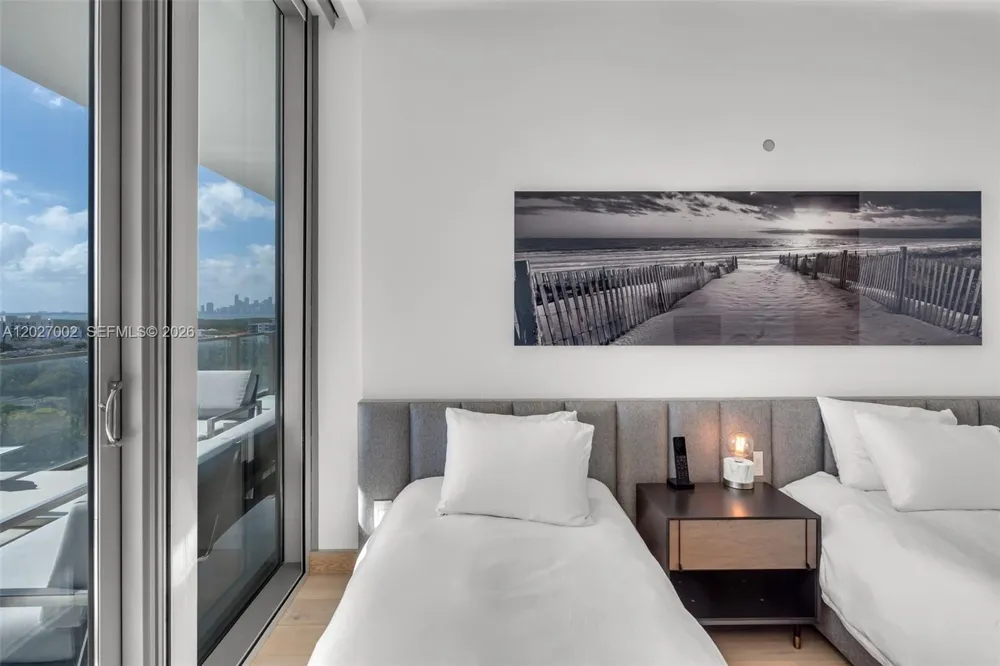 350 Ocean Dr #LPH2N Key Biscayne, FL 33149