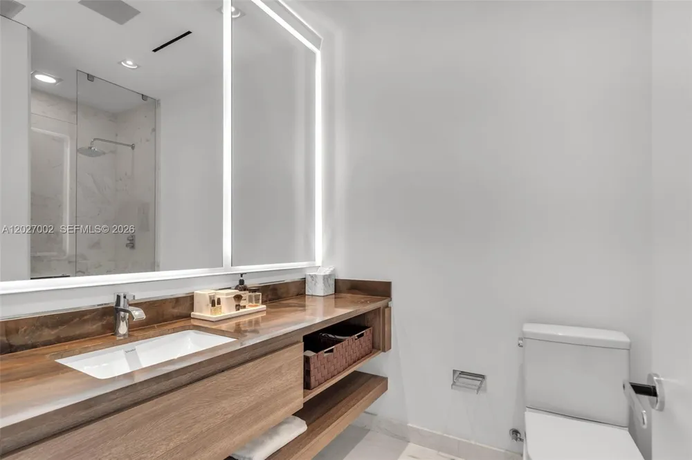 350 Ocean Dr #LPH2N Key Biscayne, FL 33149