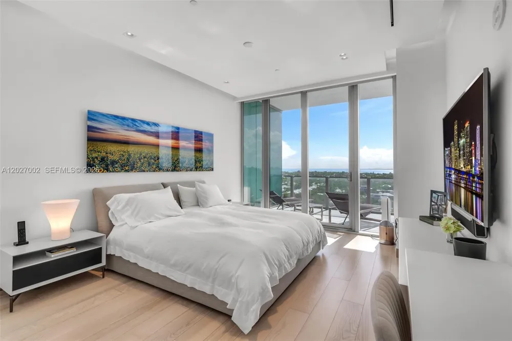 350 Ocean Dr #LPH2N Key Biscayne, FL 33149