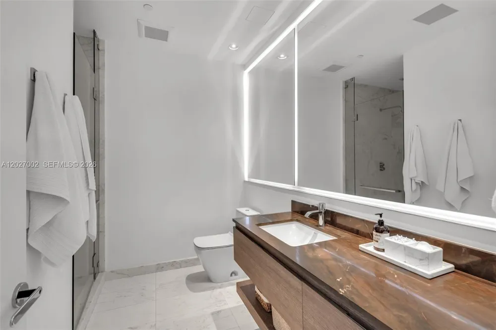 350 Ocean Dr #LPH2N Key Biscayne, FL 33149